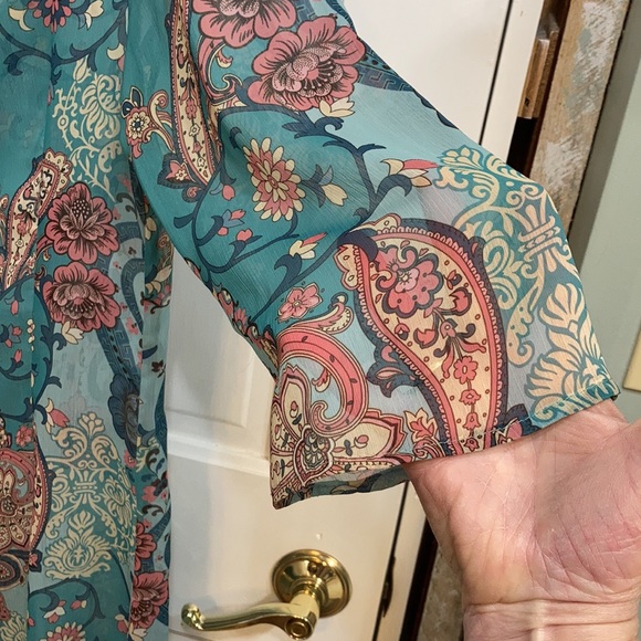 Semi-Sheer Floral Chiffon Tunic - Picture 4 of 5